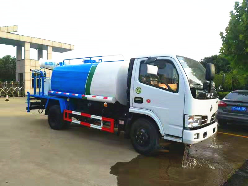 不上户东风福瑞卡5吨洒水车